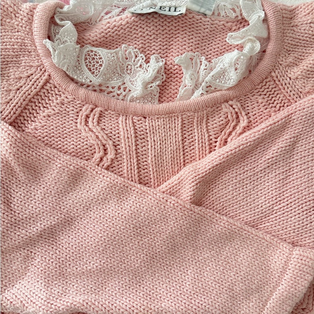 Coquette vintage pink sweater with lace collar - Picture 3 of 6